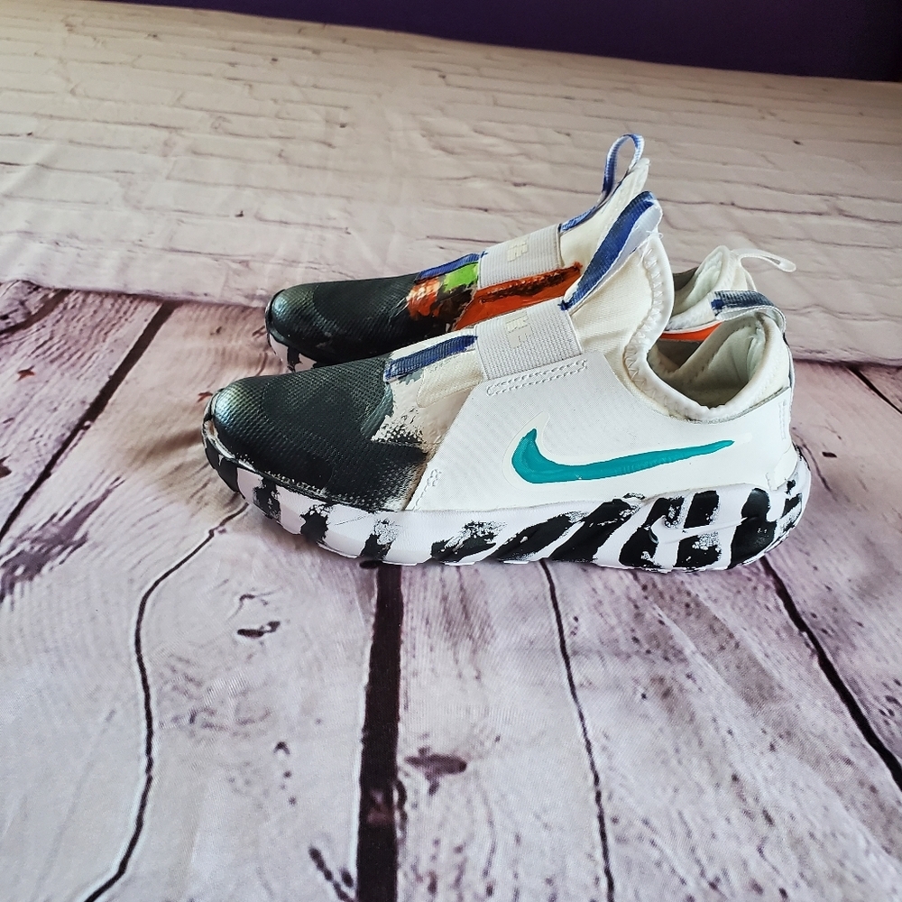Nike Flex Runner Kids Graffiti Multicolor Size 2.5 Pull-on Low Top New-No-Box - Picture 1 of 11